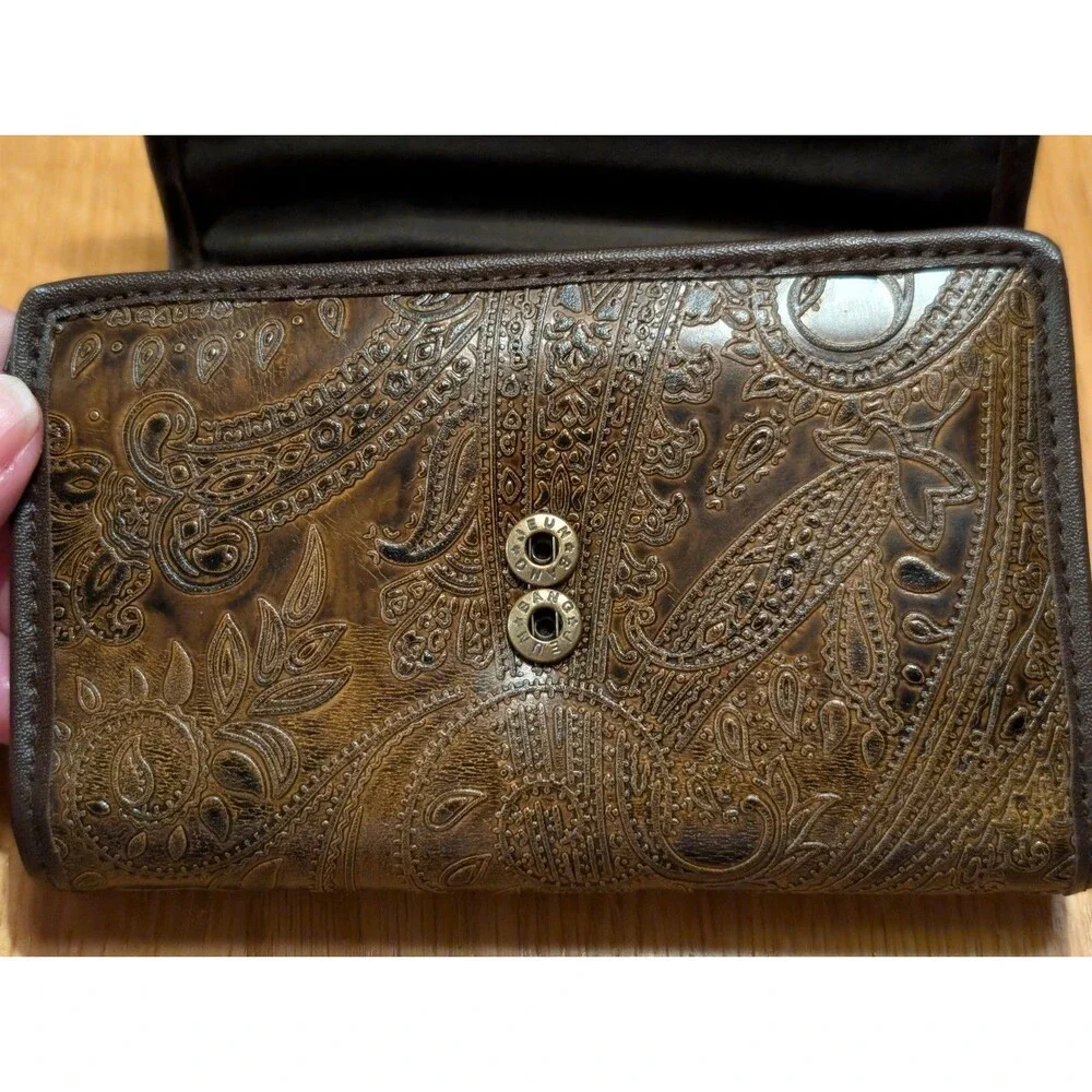 NWOT Vintage Relic Wallet Brown/Tan Leather Embossed Floral Design Multi Pocket